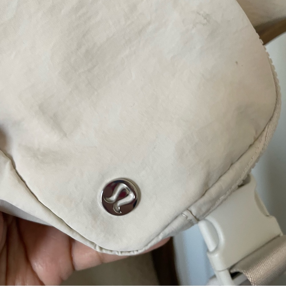 Lululemon 1L belt bag - Picture 2 of 8